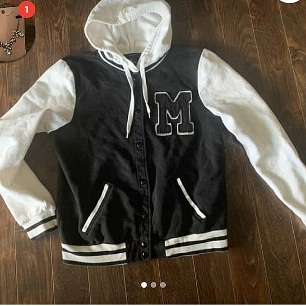 🆕️Letter hoodie /collegiate B5